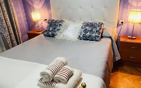 Apartamento Céntrico con garaje, WiFi y a 2 Minutos de la Playa